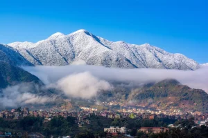 Besneeuwde bergen vanuit Kathmandu